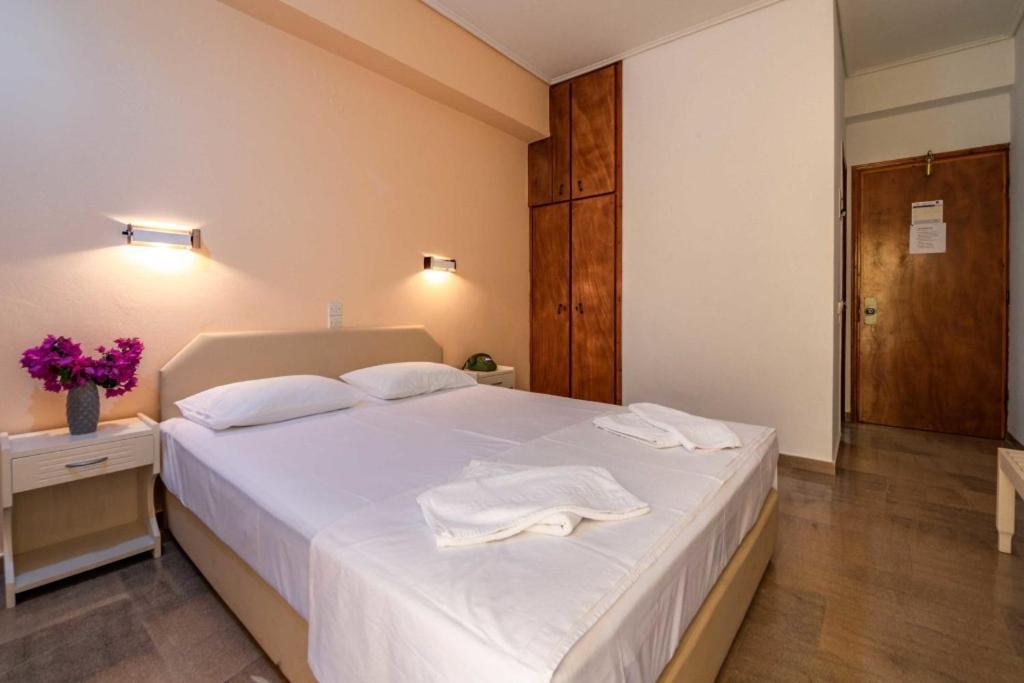 Ionis Hotel Troianata Zimmer foto